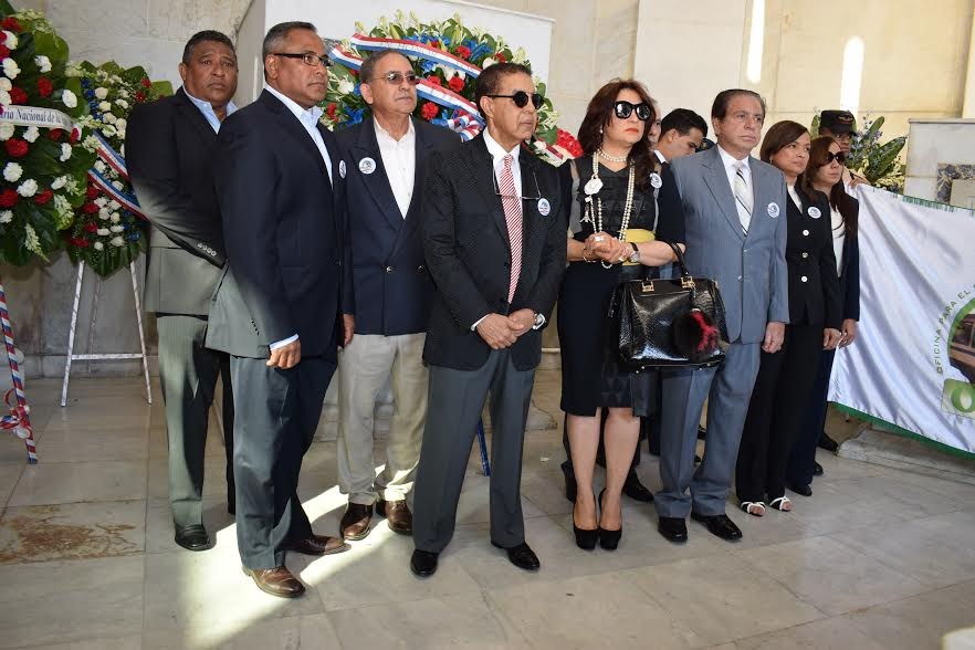 Opret Deposita Ofrenda Floral En El Altar De La Patria