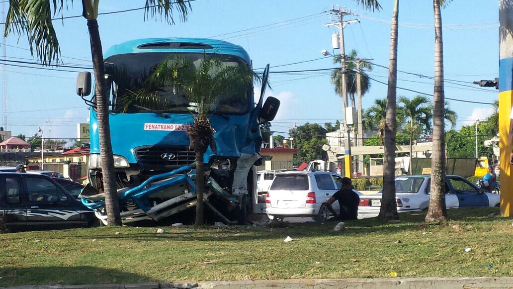 Tres Heridos En Accidente Entre Patana Y Yipeta En Autov A De Saman