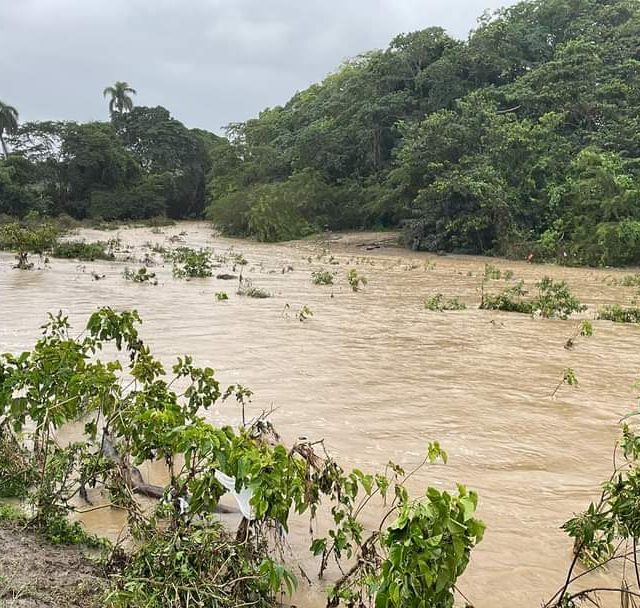 VIDEO Crecida de ríos deja incomunicadas varias comunidades de Puerto