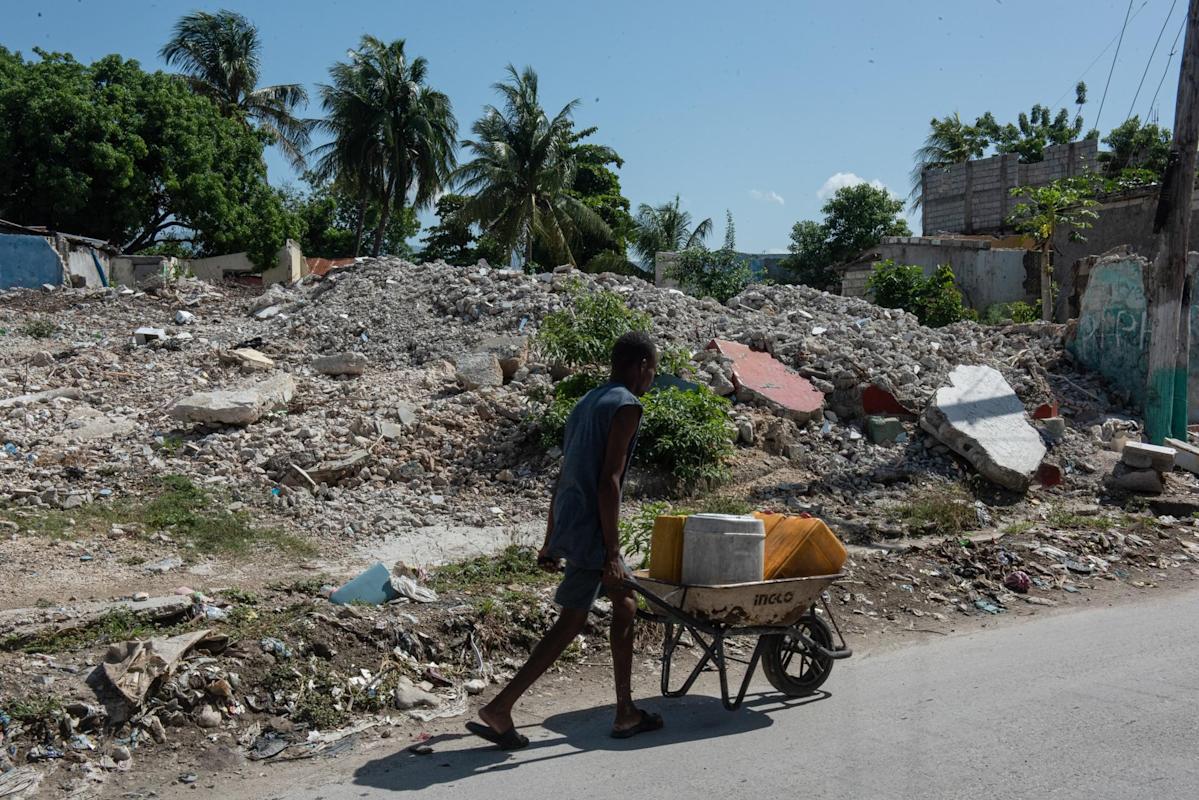 Los Haitianos Vuelven A Sus Casas En Ruinas Tras La Guerra Entre Bandas