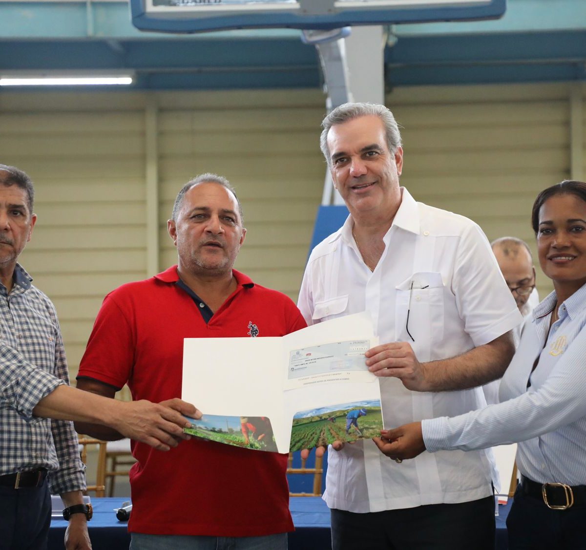 Abinader Encabeza Segunda Entrega De Cheques A 1 762 Productores