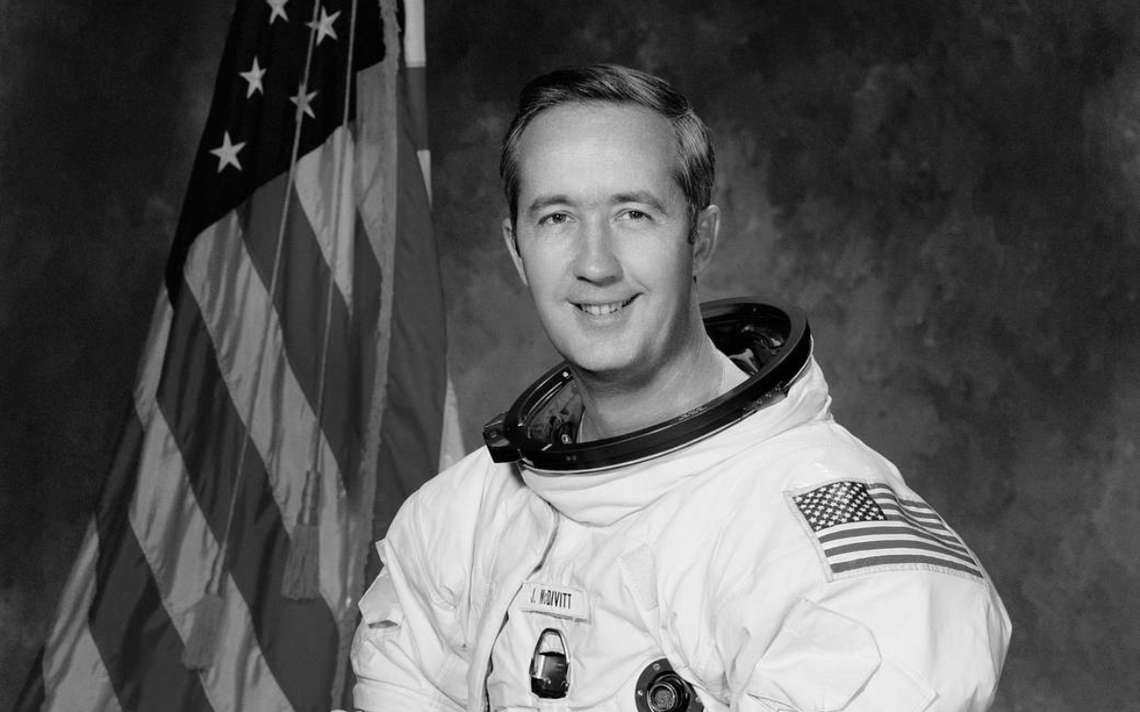 Muere James McDivitt astronauta que preparó la misión de la NASA a la Luna