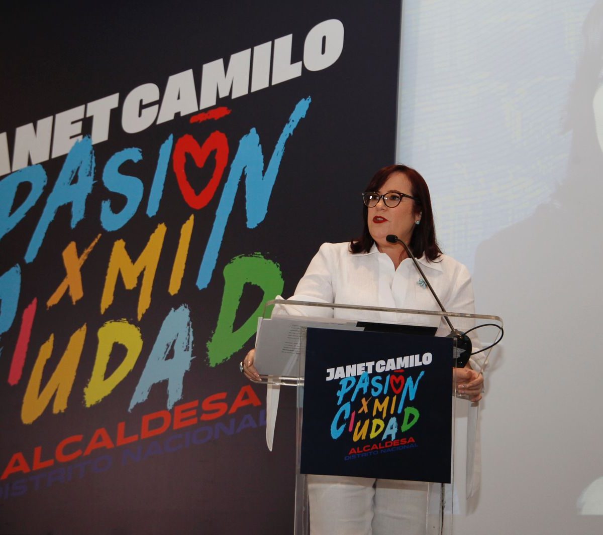 VIDEO Janet Camilo anuncia aspiraciones a dirigir la Alcaldía del