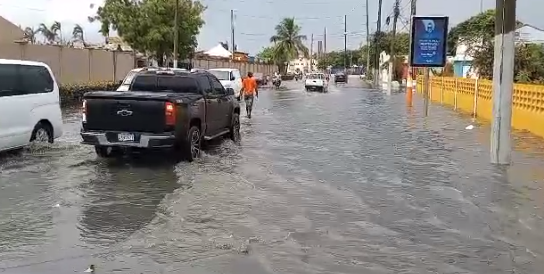 VIDEO Fuertes Lluvias Causan Inundaciones Urbanas En Puerto Plata