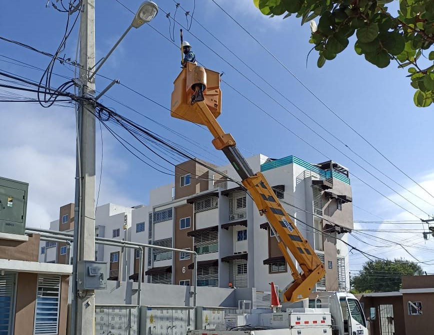 Denuncian apagones de larga duración en sector Colinas de Arroyo II