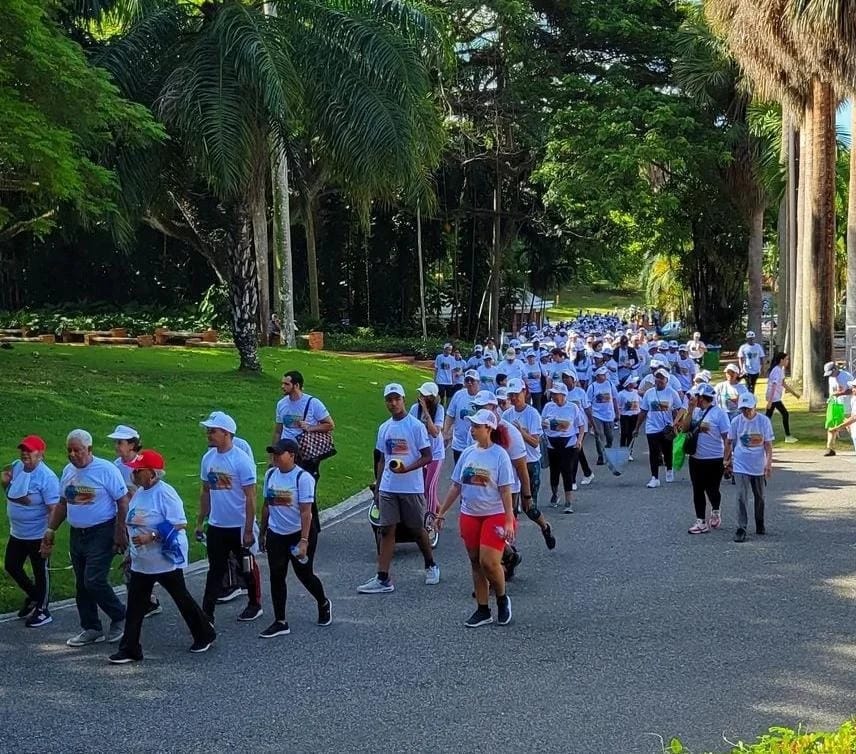 Realizan Caminata Para Exigir El Cumplimiento De La Ley Del Adulto