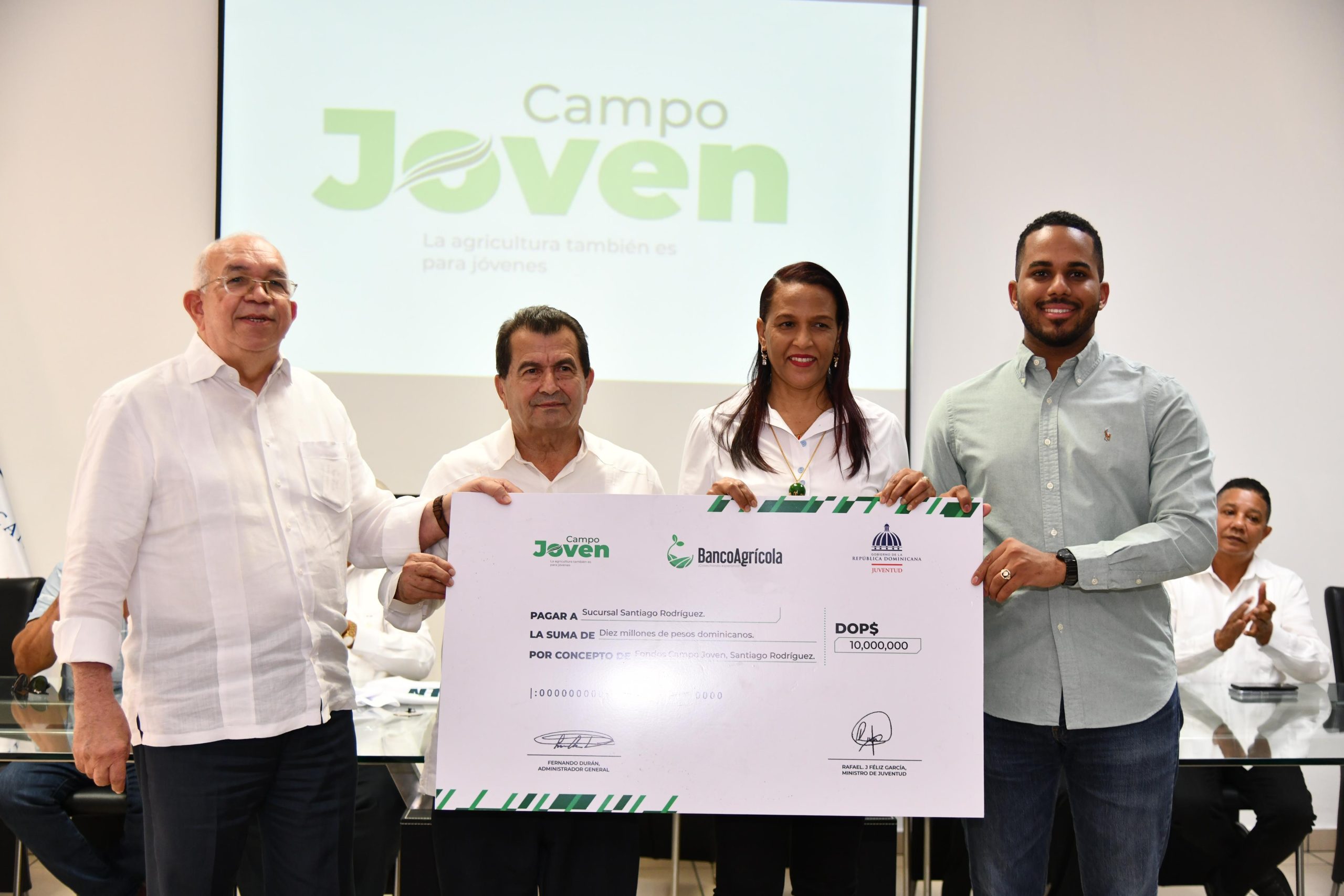 Bagrícola y Ministerio de la Juventud lanzan programa de financiamiento