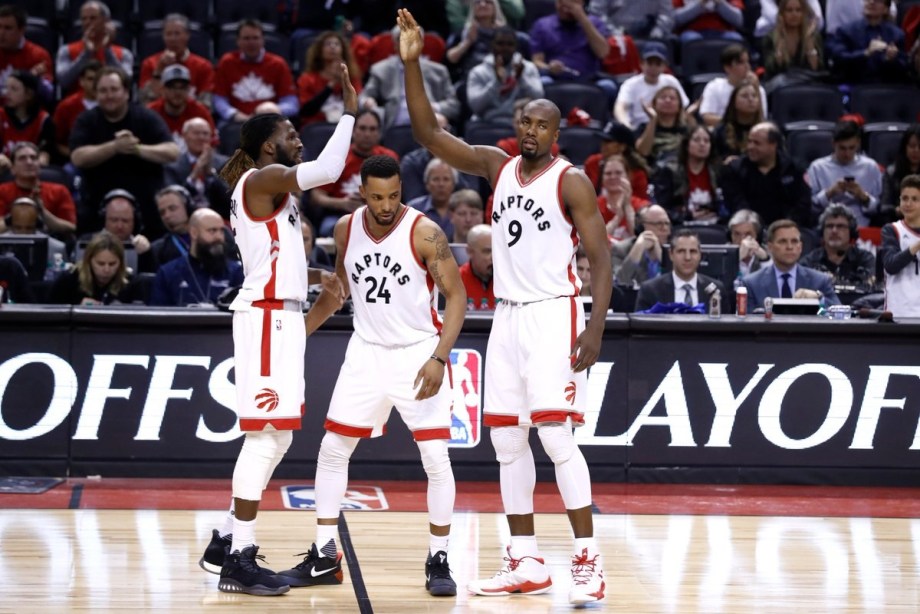 Raptors Dan Paliza A Bucks Y Toman Ventaja 3 2 En La Serie