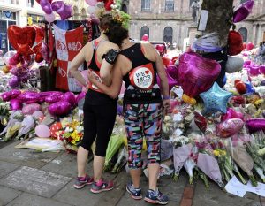 Mánchester conmemora el quinto aniversario del ataque que mató a 22 personas