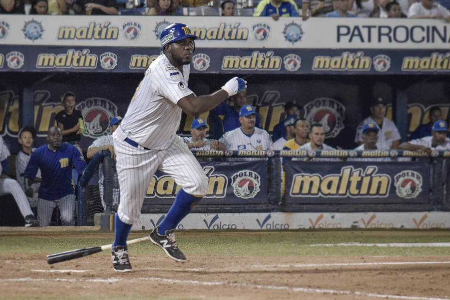 Dominicano Jesús Valdez, nombrado Jugador Más Valioso en béisbol de