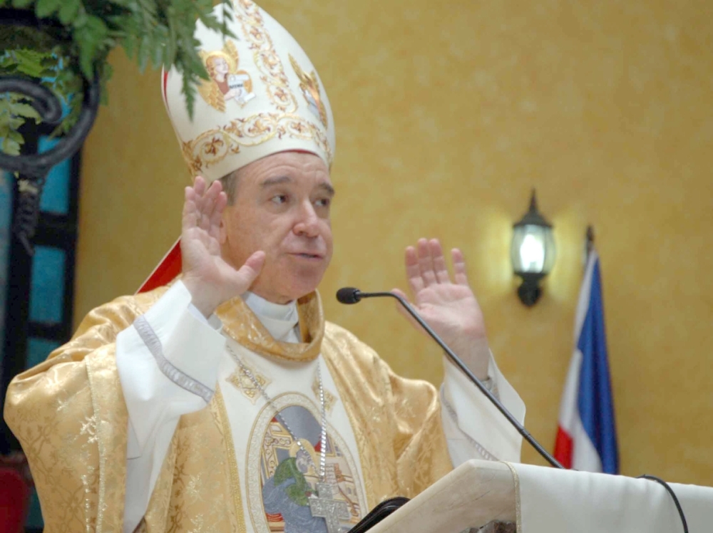 Mujer revela presunto romance con cardenal López Rodríguez durante 18