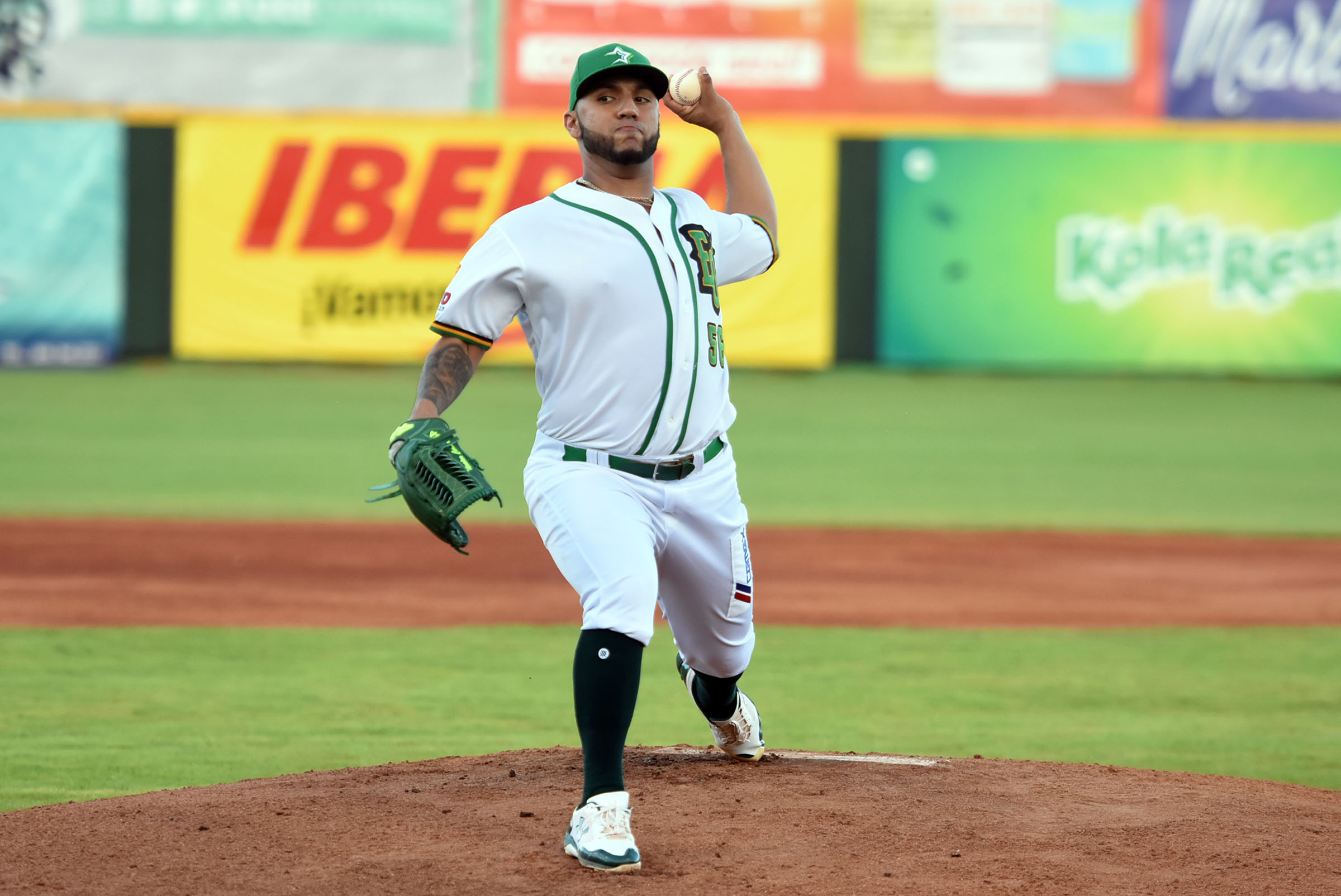 Néstor Cortés asegura regresó con las Estrellas por segunda corona