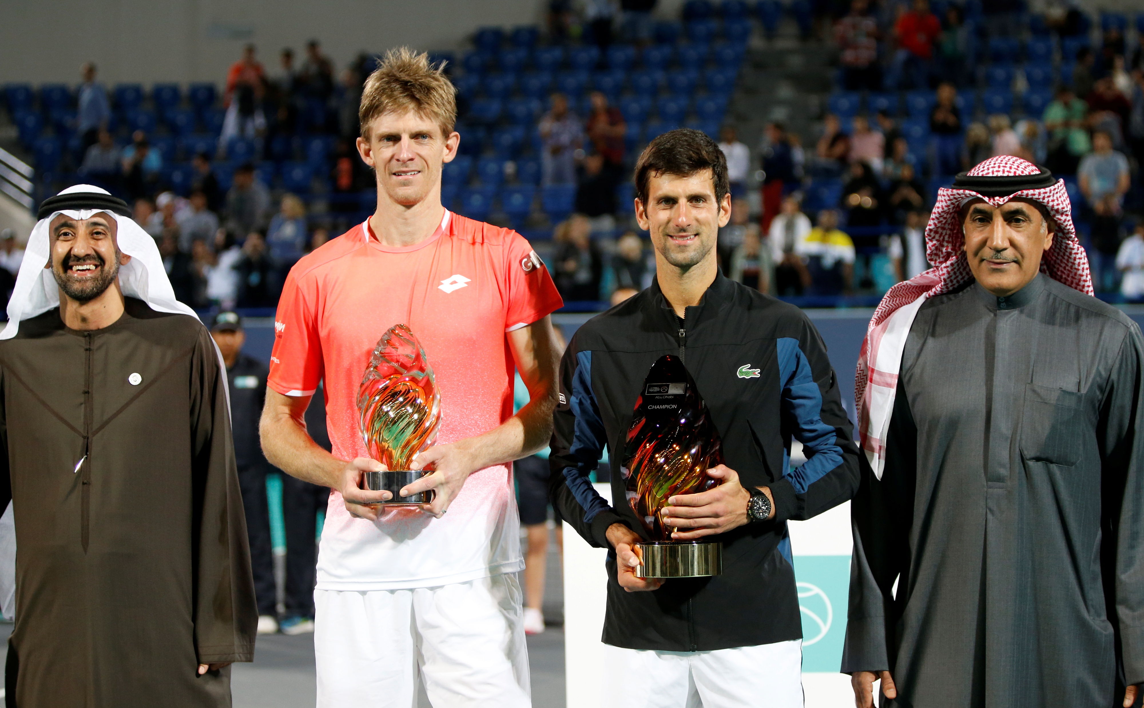 Djokovic gana por cuarta vez el torneo de exhibición de Abu Dabi