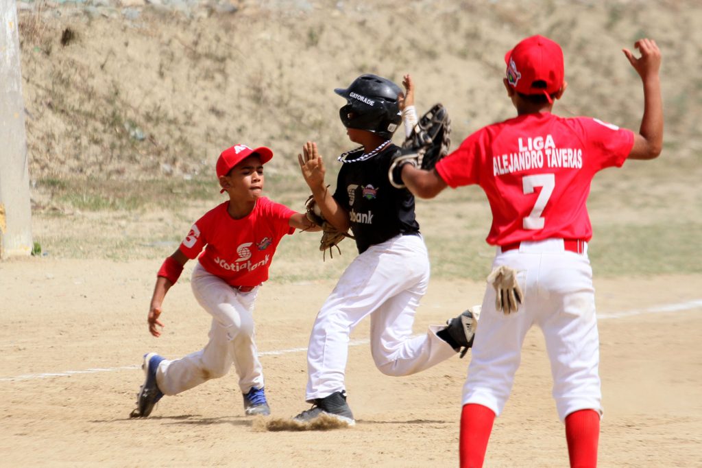 LOS BRAVOS DE PONTEZUELA LITTLE LEAGUE FROM SANTIAGO DE LOS