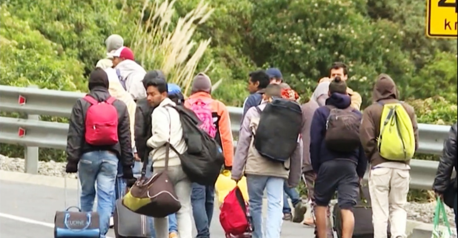Unos 1,400 venezolanos pasan de Colombia a Ecuador por pequeño paso en ...