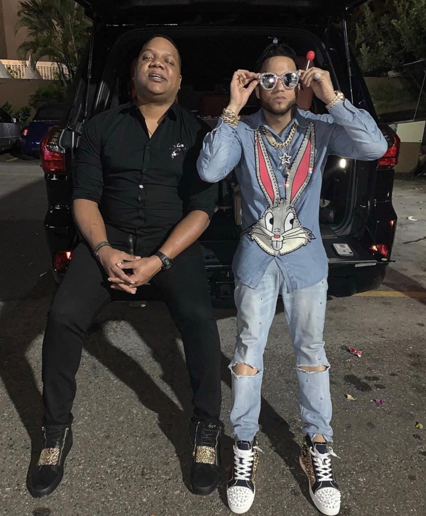 Nathanael Castro junto a El Alfa