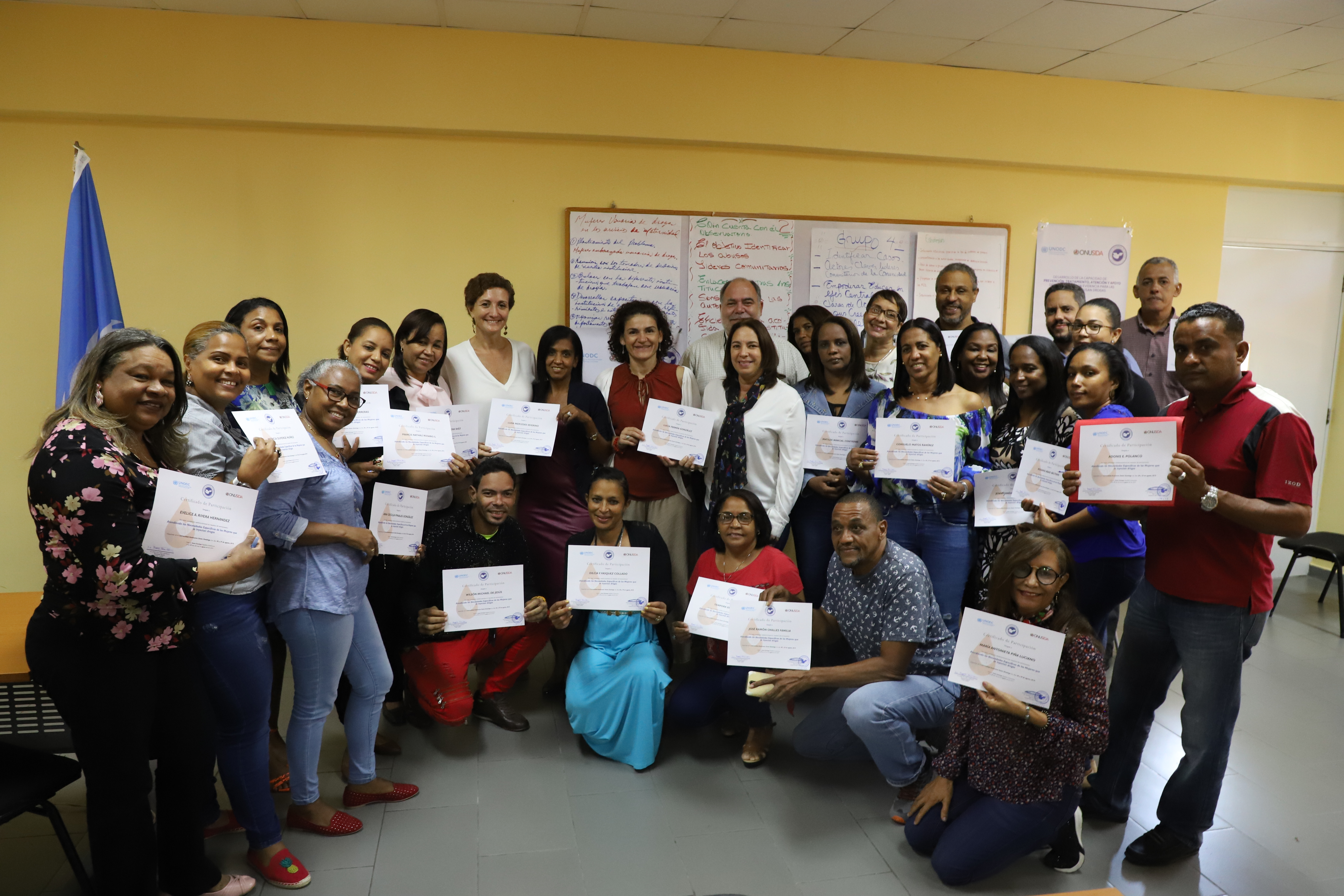 Capacitan psicólogos y médicos para mejorar atención a mujeres que se inyectan drogas 1 saludddd