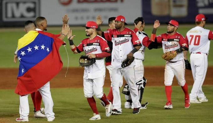 El Béisbol Venezolano Comienza Bajo La Sombra Del Veto De Las Grandes Ligas