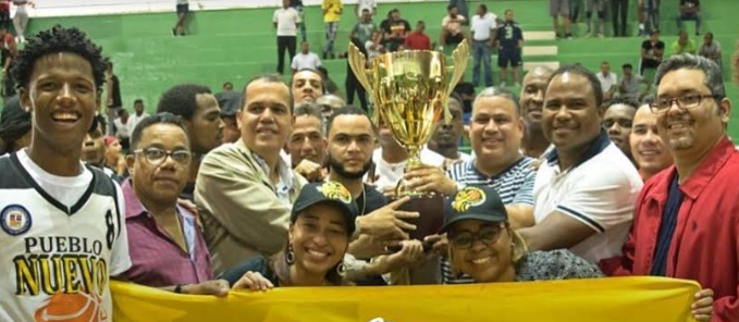 Club Pueblo Nuevo campeón torneo basket superior de San Cristóbal