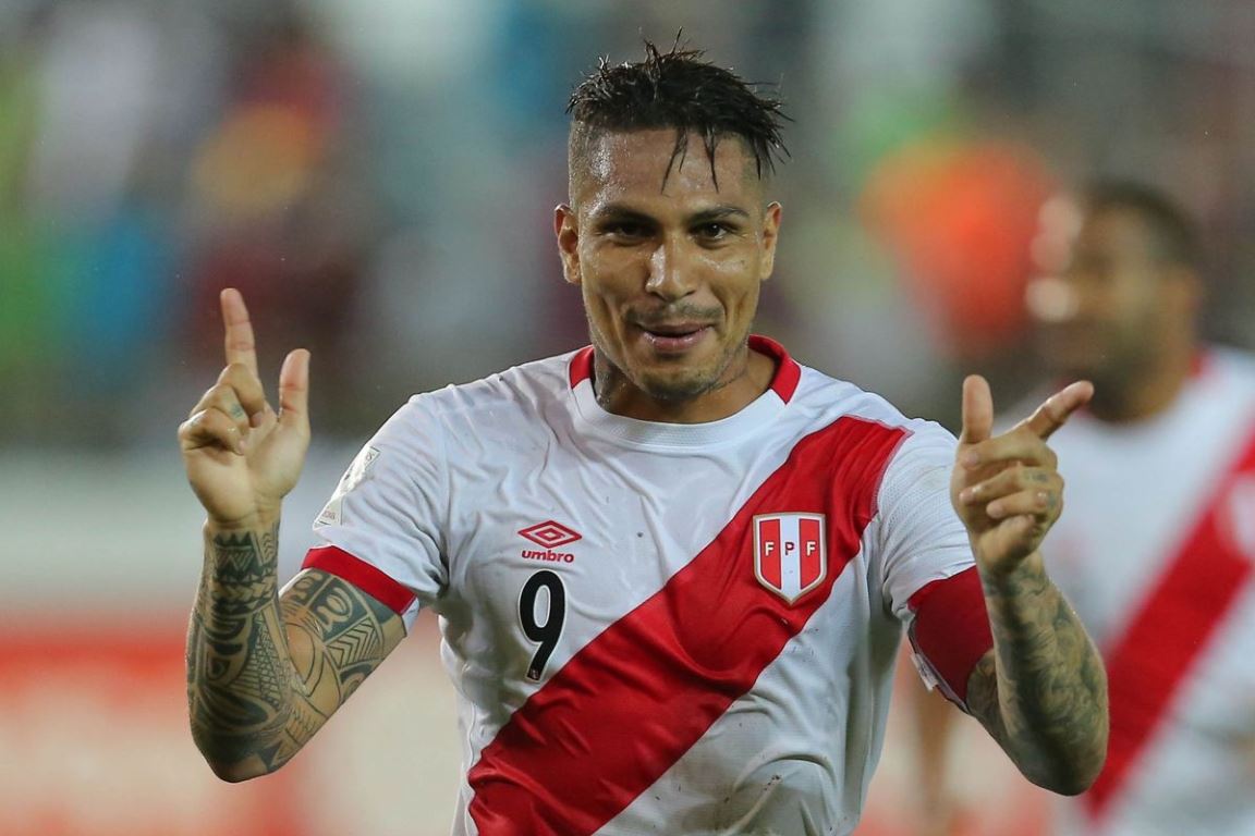 Paolo Guerrero cumple 36 años, vigente como figura y máximo goleador de