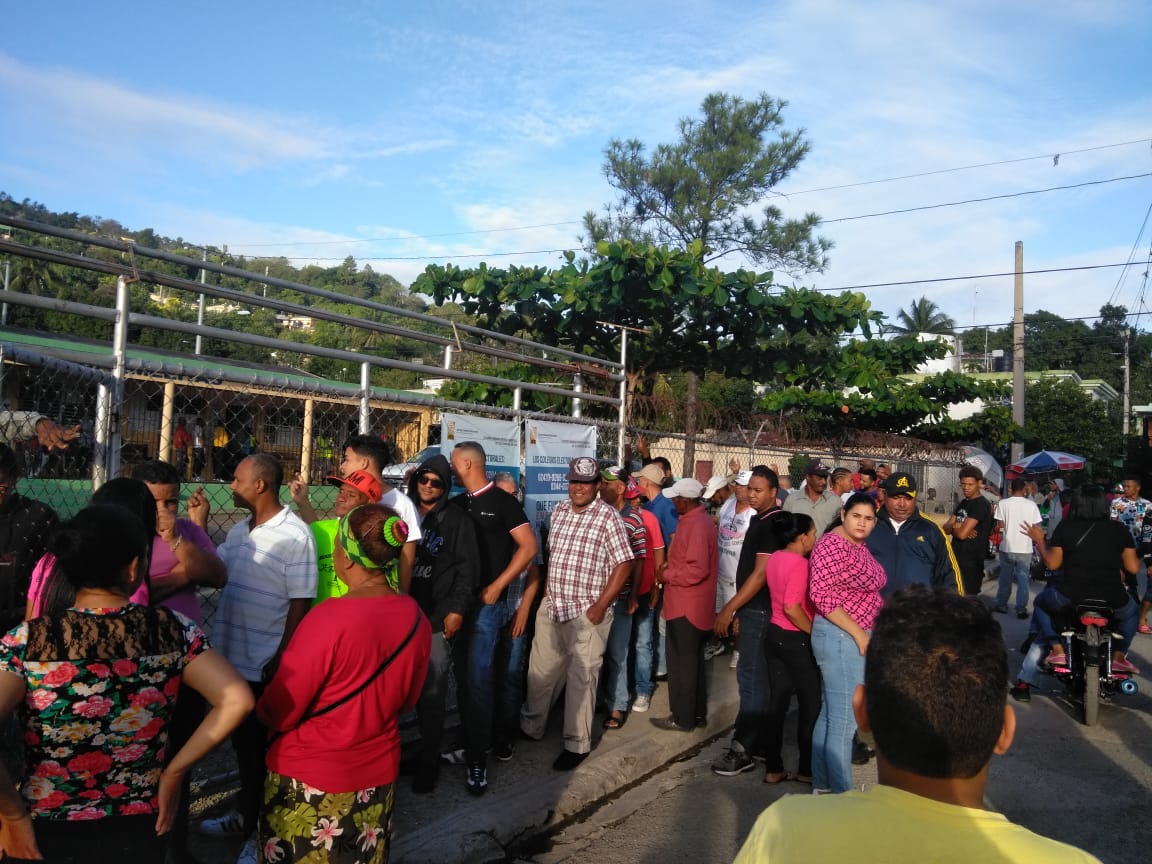 En La Vega también hay retraso para inicio de votación El Nuevo