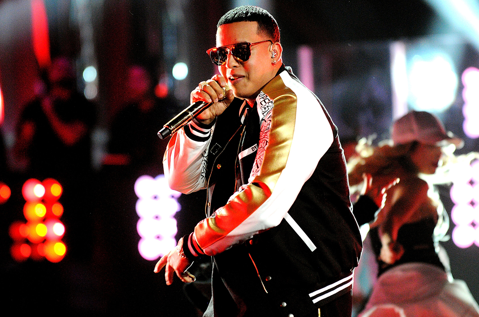 Daddy Yankee canto shaky shaky en la final de la voz kids 