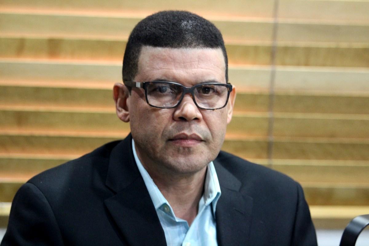 Comunicador Ricardo Nieves: No queremos repartidera ni consenso con  vacantes JCE
