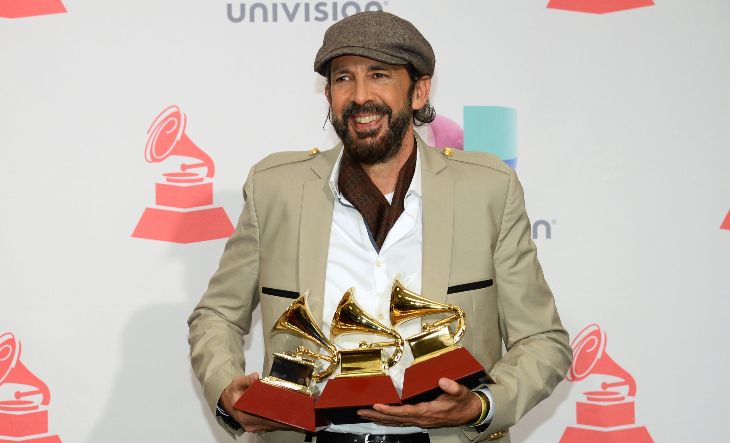 Juan Luis Guerra será homenajeado en los Latin Grammy