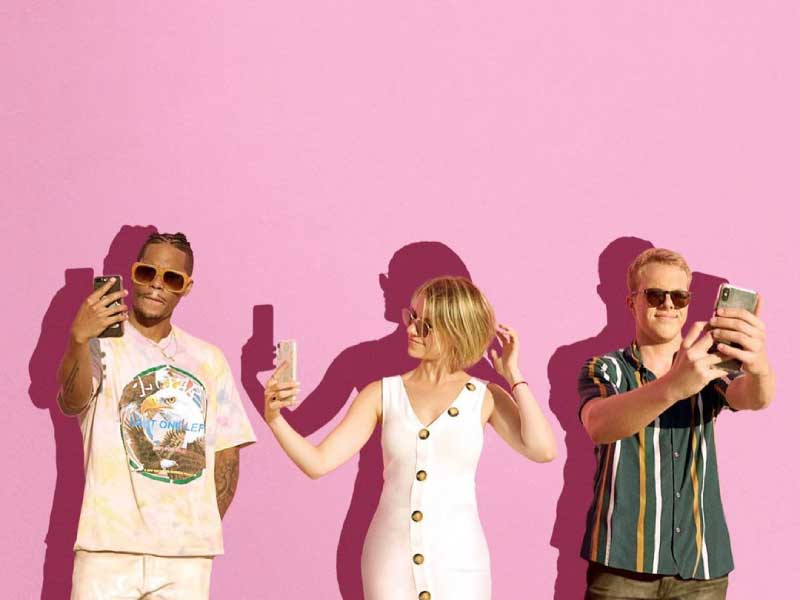 El documental "Fake famous" muestra cómo se crea un "influencer"