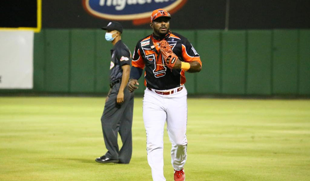 Yasiel Puig was uniformed with the Heroes of Kiwoom