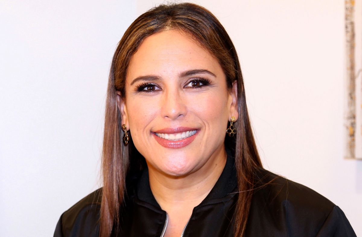 Angelica Vale Disfruta El Exito De Angelicales Y Experimenta En Teatro