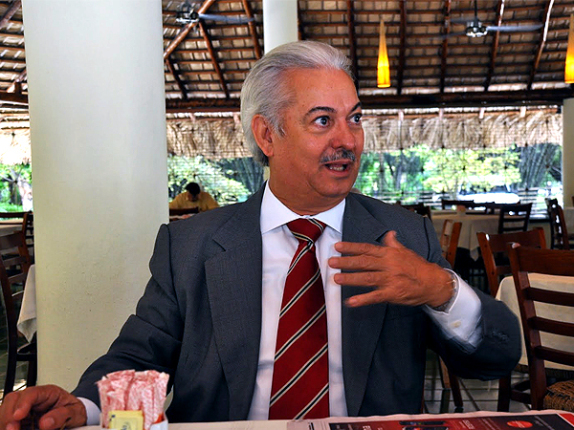 Exsenador Monseñor Nouel exhorta a ciudadanos tomar precauciones y vacunarse contra Covid