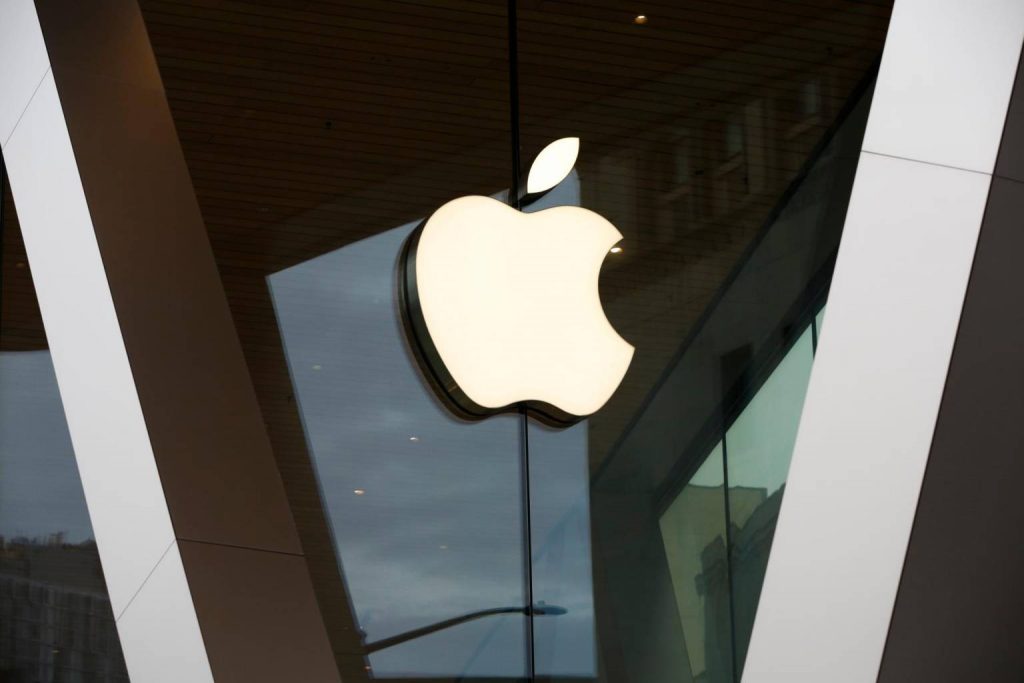 Apple aprovechó la presentación de resultados para anunciar una recompra de acciones por valor de 90.000 millones de dólares, lo que disparó su cotización en el mercado de valores.