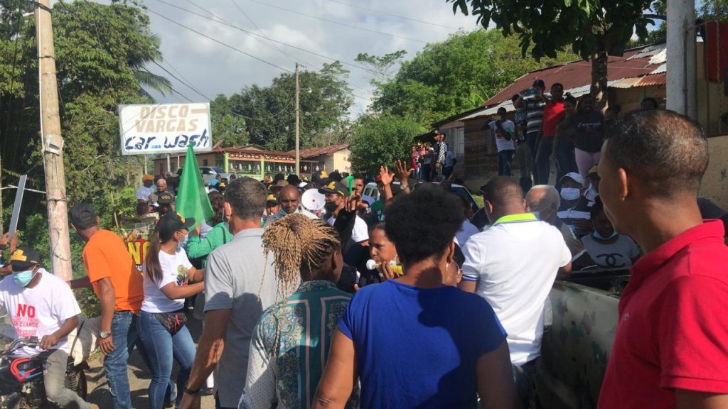 Comunidades campesinas y el pueblo de Peralvillo se lanzaron a las calles y caminos a repudiar a los representantes de la Barrick.