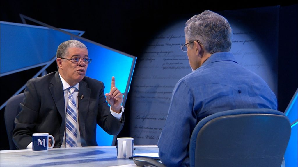 Carlos Amarante Baret en el programa televisivo MCkinney