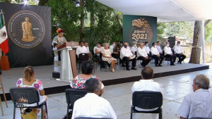 "Aquí estamos a pesar de tanto olvido, explotación e injusticias. Los mayas antiguos no han desaparecido, somos su descendencia", expresó la representante maya Ana Karen Dzib Poot, quien agradeció el "acto genuino de reconciliación".