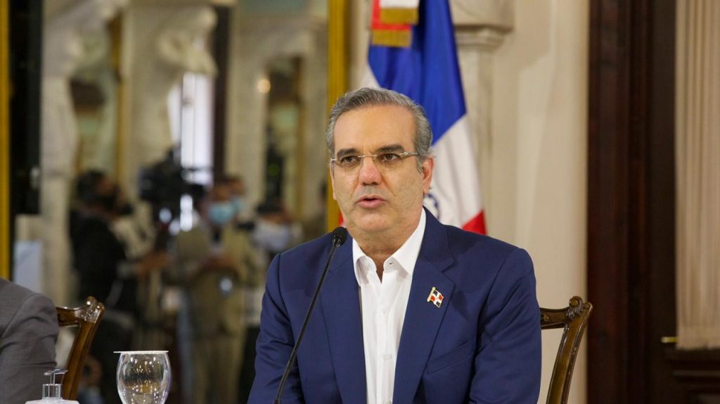 El presidente Luis Abinader se estará vacunando dentro de la fase II del Plan Nacional Vacúnate RD. (Imagen: fuente externa)