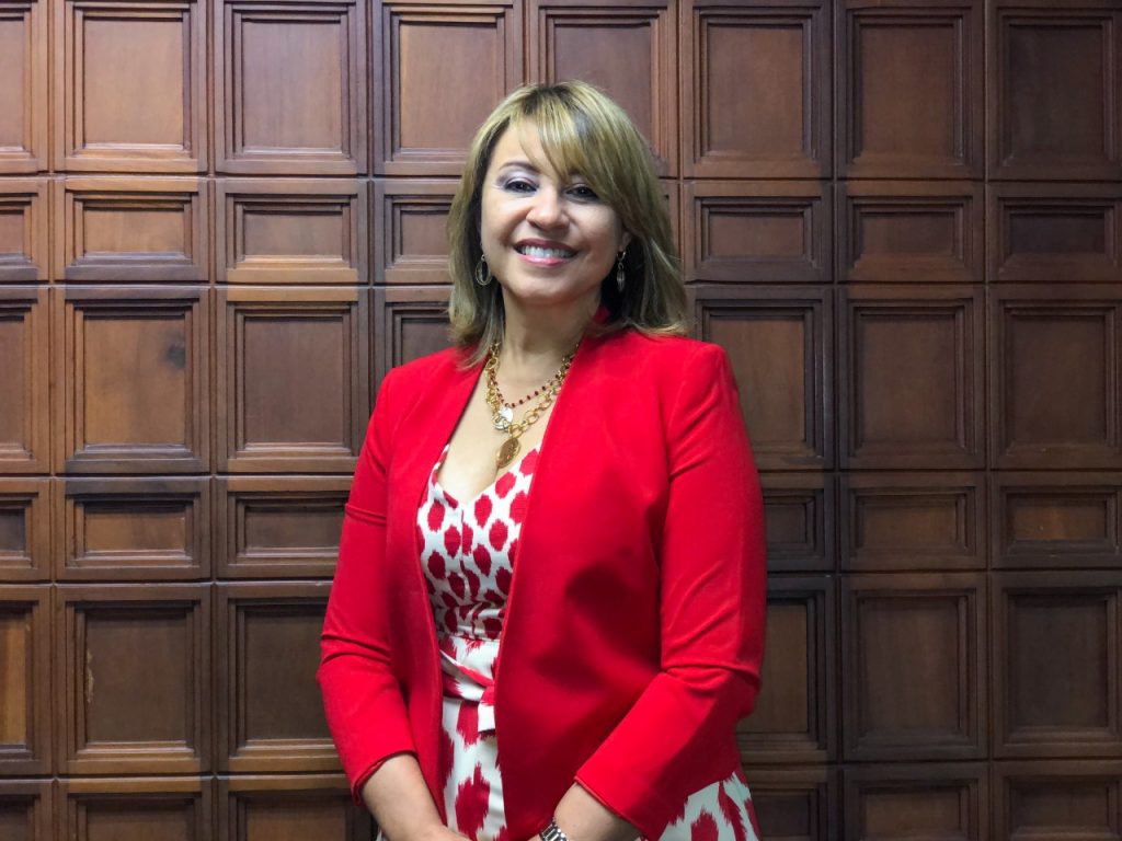 Rosanna Ruiz presidenta de la ABA
