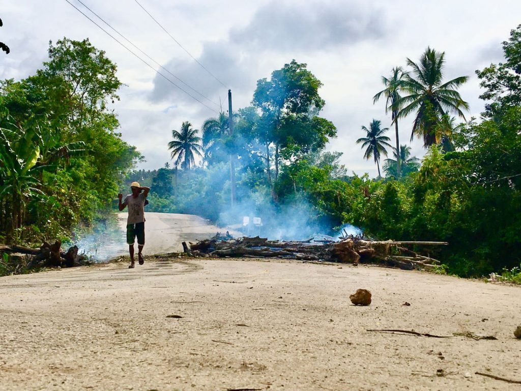 Comunitarios de Agua Sabrosa en El Limón Samaná reclaman libre acceso a playa Las Canas