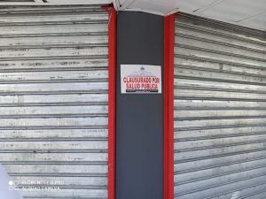 Autoridades cierran negocio de bebidas por violentar normas en SJM