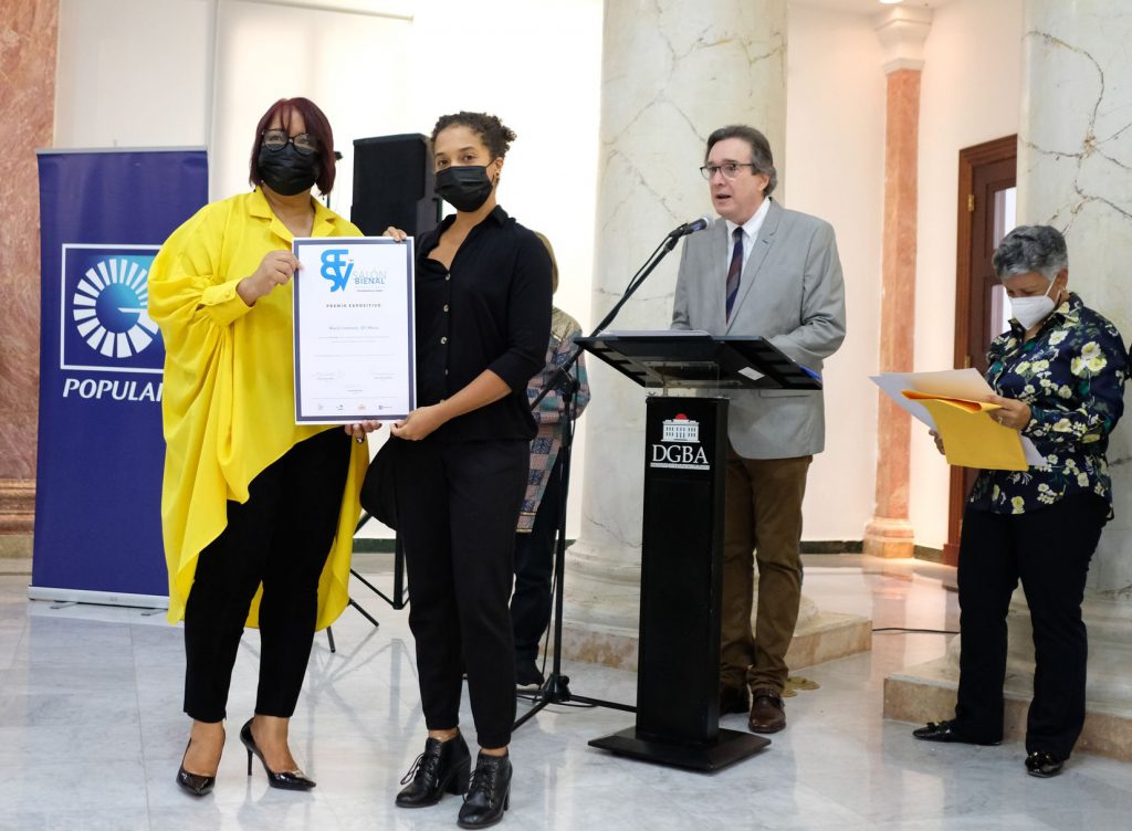 Obras realizadas por mujeres "arrasan" en la Bienal del Centro de la Imagen