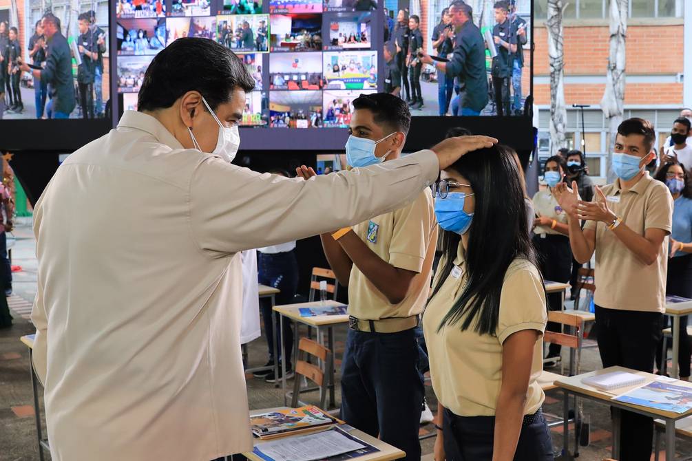 "Se está haciendo la preparación del año escolar 2021-2022, y si se cumple el plan de vacunación, el regreso a clases presenciales será el mes de octubre", señaló Eduardo Piñate, ministro de Educación. (Fuente externa)