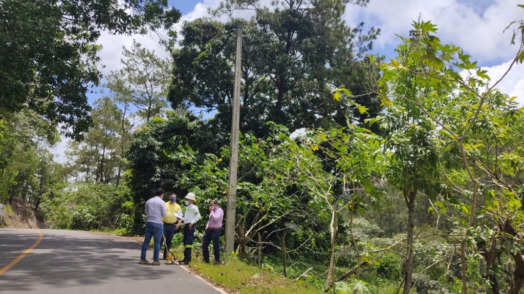 EDENORTE ilumina recién inauguradas carreteras en Jarabacoa