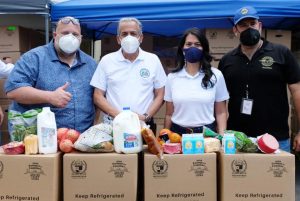 Consulado dominicano en Miami realiza distribución de alimentos