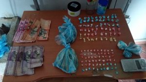 PN apresa a joven cargado de presuntamente drogas en Hato Mayor