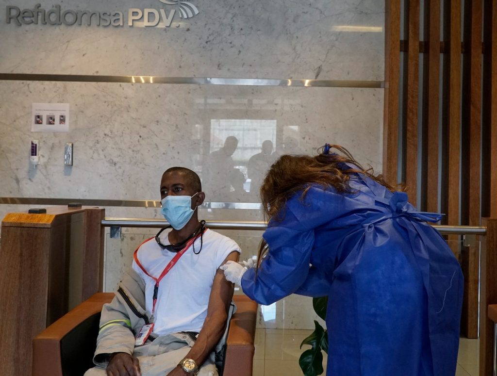 Refidomsa PDV informa realizó jornada de vacunación en sus instalaciones