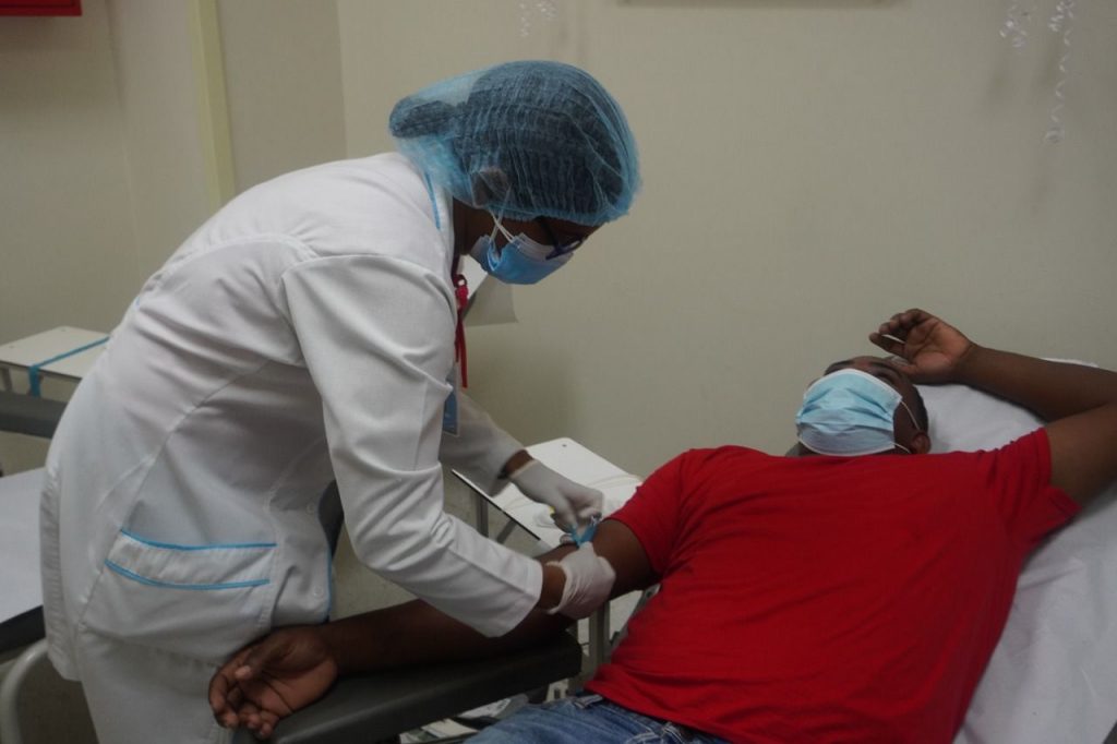 Hospital Materno Reynaldo Almánzar felicita a los donantes voluntarios de sangre