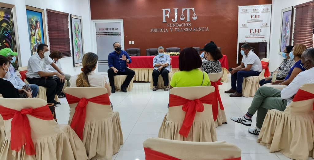 Sector Social vinculado al Pacto Eléctrico recibe empleados cancelados de CDEEE