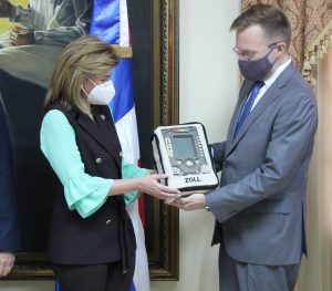 El Gobierno de los Estados Unidos dona diecisiete ventiladores en apoyo a la lucha contra el COVID-19