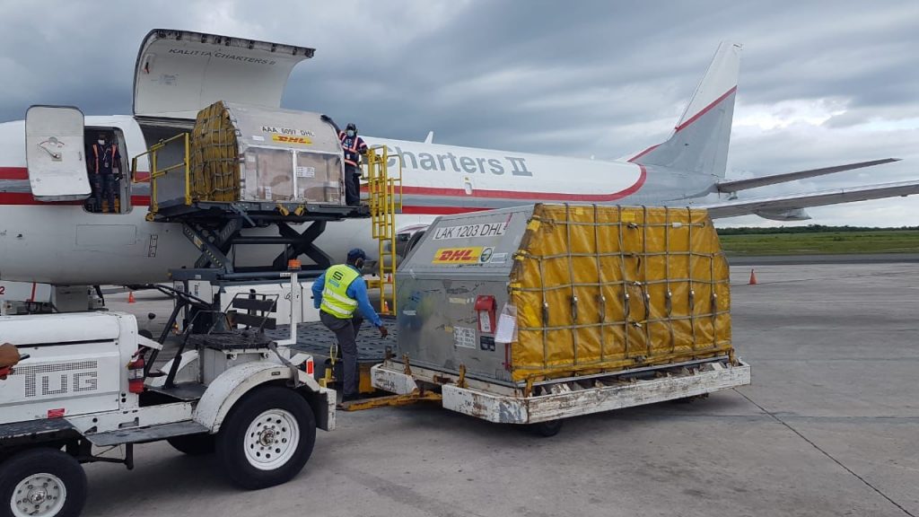 Llegada del tercerl lote de vacunas Pfizer. (Fotografía: Vladimir SC)